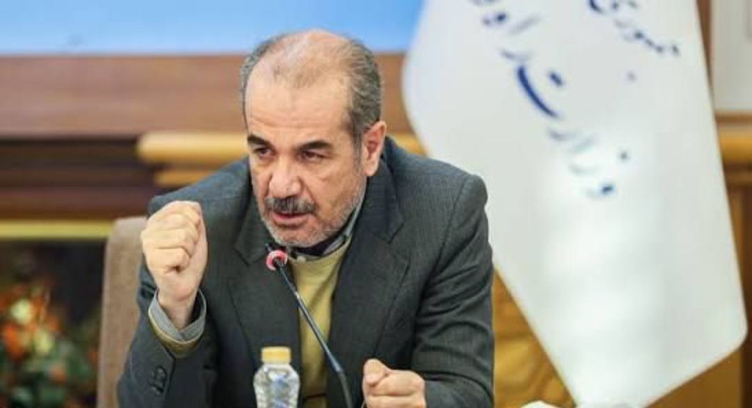 بازار اراک نیز نمونهای بینظیر در این زمینه هست و پیوند میان سراها و راستههای آن از نظر معماری شاخص و کمنظیر است. بازار اراک نیز نمونهای بینظیر در این زمینه هست و پیوند میان سراها و راستههای آن از نظر معماری شاخص و کمنظیر است.