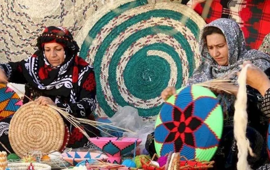 نمادهای فرهنگی و هویت ملی ایلامیان در خطر استحاله/ باید برای نسلهای آینده، فرهنگسازی شود نمادهای فرهنگی و هویت ملی ایلامیان در خطر استحاله/ باید برای نسلهای آینده، فرهنگسازی شود