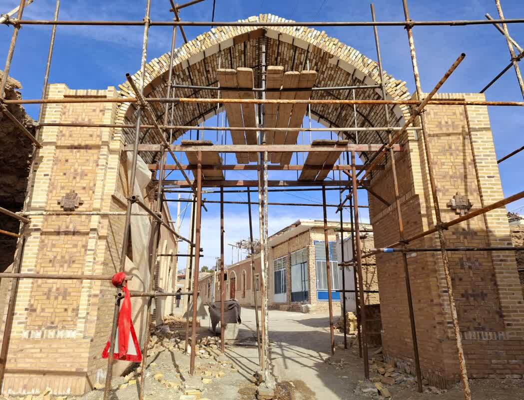 جداره سازی بافت و احیای دروازه قدیمی ازغند شهرستان مه ولات جداره سازی بافت و احیای دروازه قدیمی ازغند شهرستان مه ولات