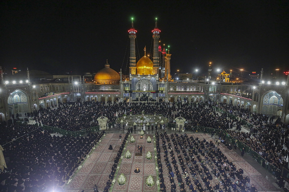 قم در آغوش نوری از تبار آسمان/ حضرت معصومه (س) نماد پیوند عمیق ایران و اهل‌بیت (ع)