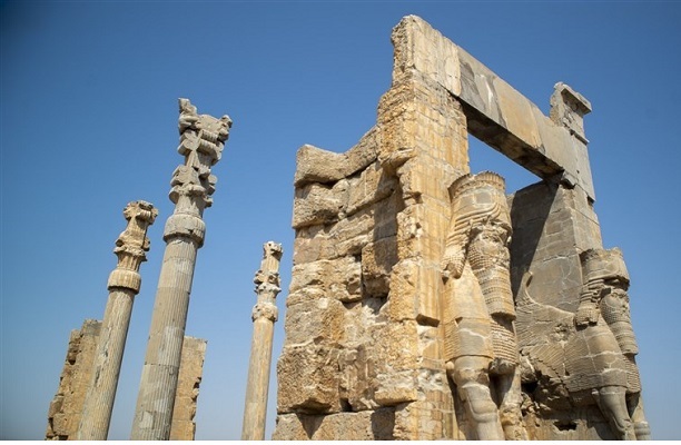 حاشیه یا واقعیت؟؛ پاسخ میراث فرهنگی فارس به شایعات تهدید تختجمشید و تأکید بر امنیت حریم اثر جهانی حاشیه یا واقعیت؟؛ پاسخ میراث فرهنگی فارس به شایعات تهدید تختجمشید و تأکید بر امنیت حریم اثر جهانی