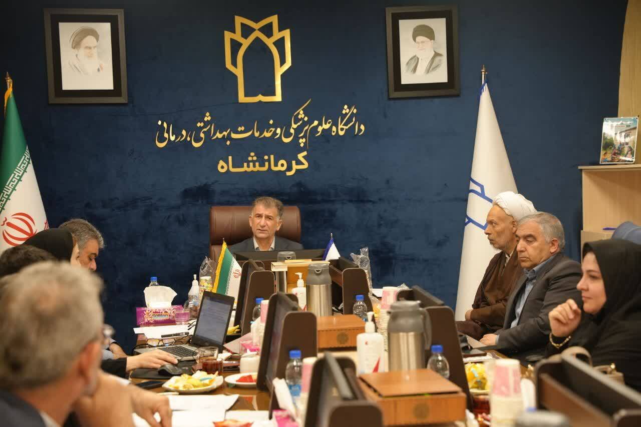 حرکت بهسوی مشارکت بخش خصوصی و ارتقای کیفیت خدمات درمانی در اولویت است حرکت بهسوی مشارکت بخش خصوصی و ارتقای کیفیت خدمات درمانی در اولویت است