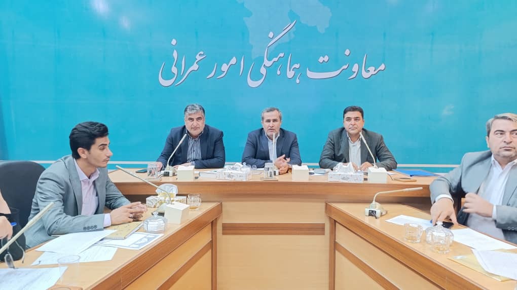 تأکید معاون عمرانی استاندار بر شفافیت و سرعت در بررسی طرحهای زیرساختی / هشدار به دستگاههای متخلف در ارائه گزارش