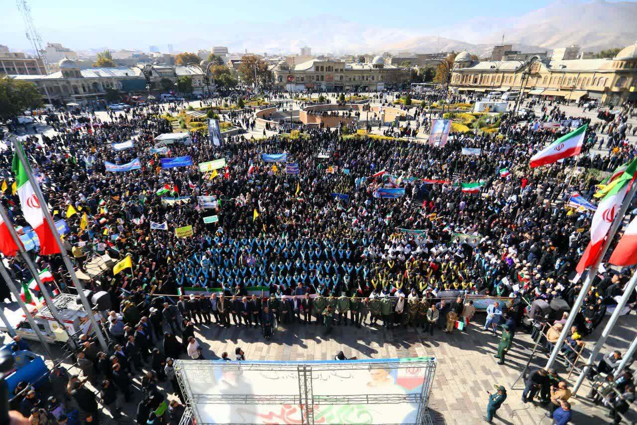 مراسم باشکوه راهپیمایی ۱۳ آبان همدان به روایت تصویر مراسم باشکوه راهپیمایی ۱۳ آبان همدان به روایت تصویر