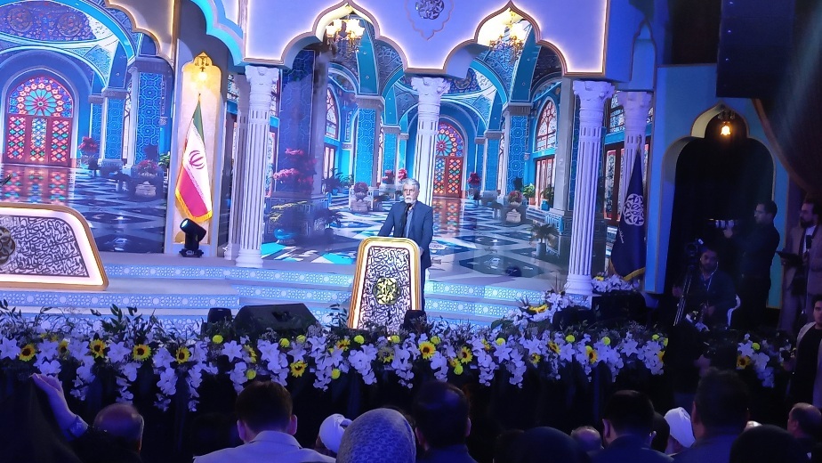 نسخههای نفیس قرآن همچون «قرآن نگل» نماد هویت قرآنی کردستان است نسخههای نفیس قرآن همچون «قرآن نگل» نماد هویت قرآنی کردستان است