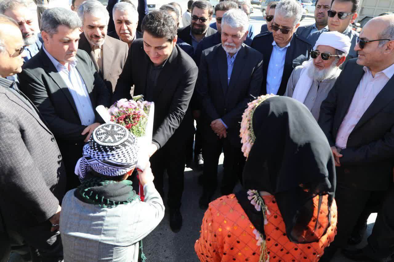 تئاتر خیابانی مریوان میزبان وزیر فرهنگ و ارشاد اسلامی شد تئاتر خیابانی مریوان میزبان وزیر فرهنگ و ارشاد اسلامی شد