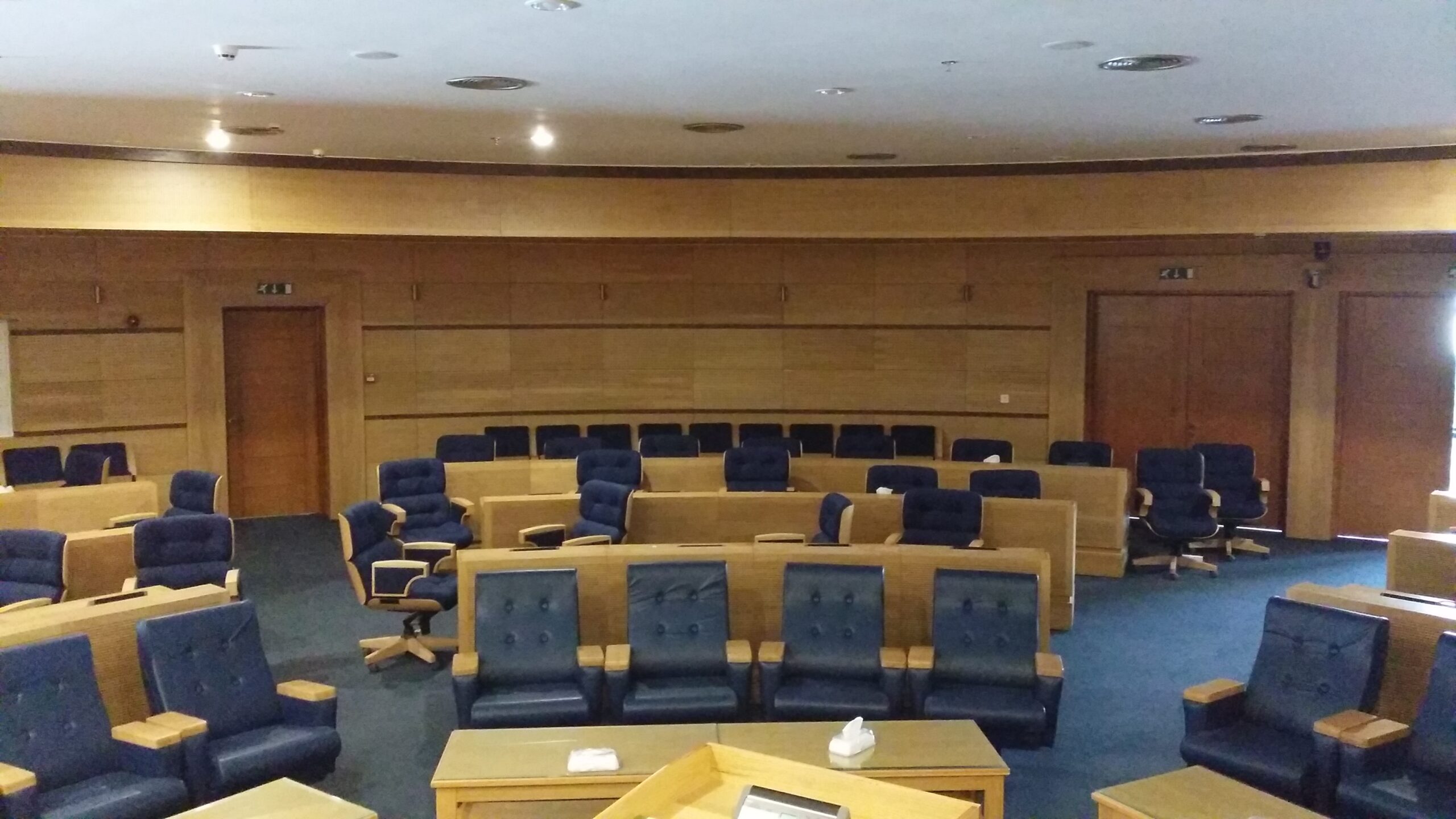 اتاقهای تاریک مدیریت کرمانشاه روشن شد: انحلال شورا با همکاری نهادهای امنیتی اتاقهای تاریک مدیریت کرمانشاه روشن شد: انحلال شورا با همکاری نهادهای امنیتی