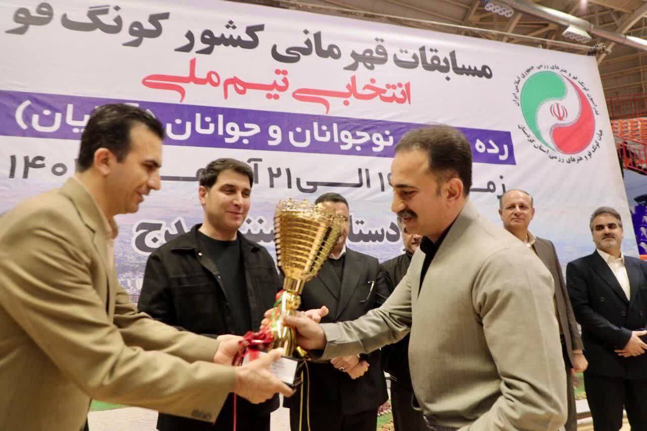 حضور استاندار کردستان در رقابتهای کونگفوی قهرمانی کشور در سنندج + تصاویر حضور استاندار کردستان در رقابتهای کونگفوی قهرمانی کشور در سنندج + تصاویر