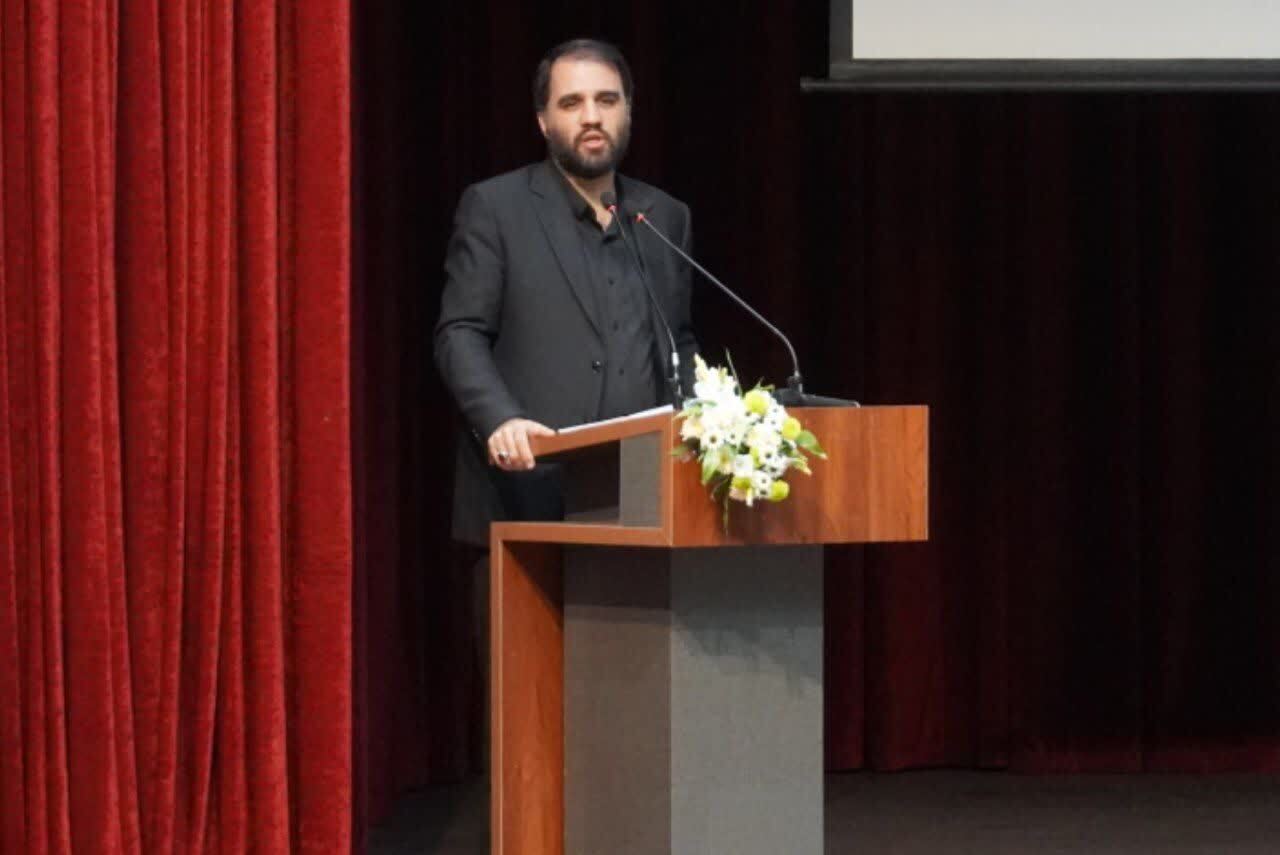 حل مسائل کشور بدون حضور مردم ممکن نیست / حرکت عمومی مردم، راهبرد اصلی گام سوم انقلاب حل مسائل کشور بدون حضور مردم ممکن نیست / حرکت عمومی مردم، راهبرد اصلی گام سوم انقلاب